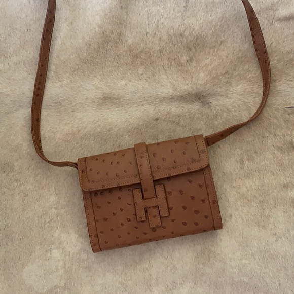Handbags - Elegant Brown Crossbody Bag